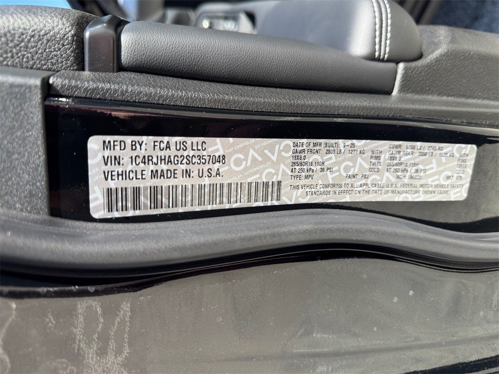 2025 Jeep Grand Cherokee Laredo