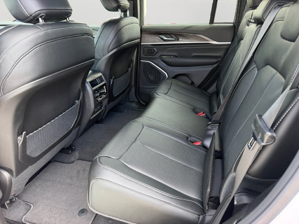2027 Jeep Grand Cherokee Limited Reserve