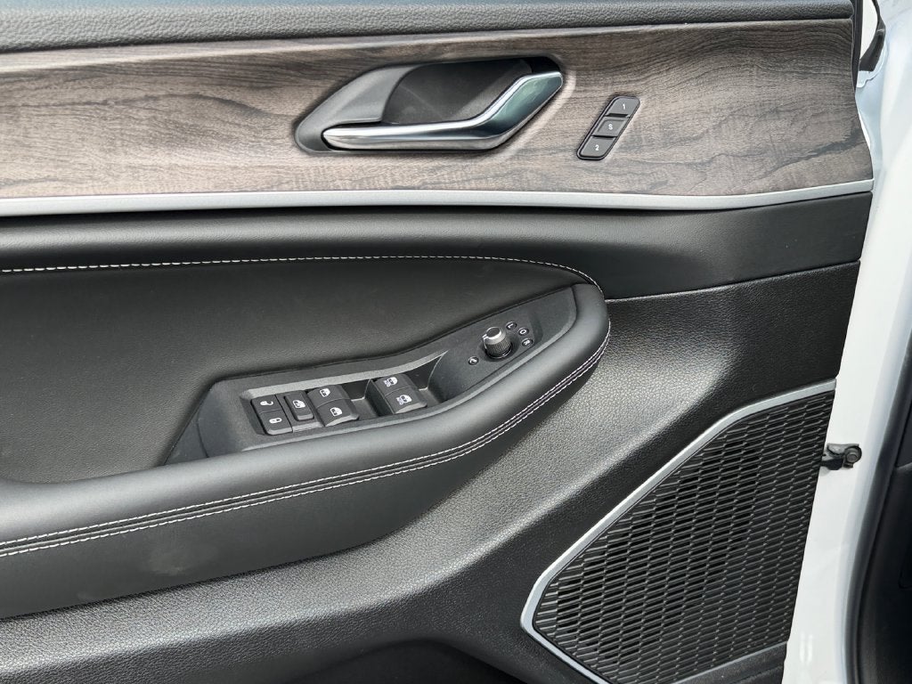 2027 Jeep Grand Cherokee Limited Reserve