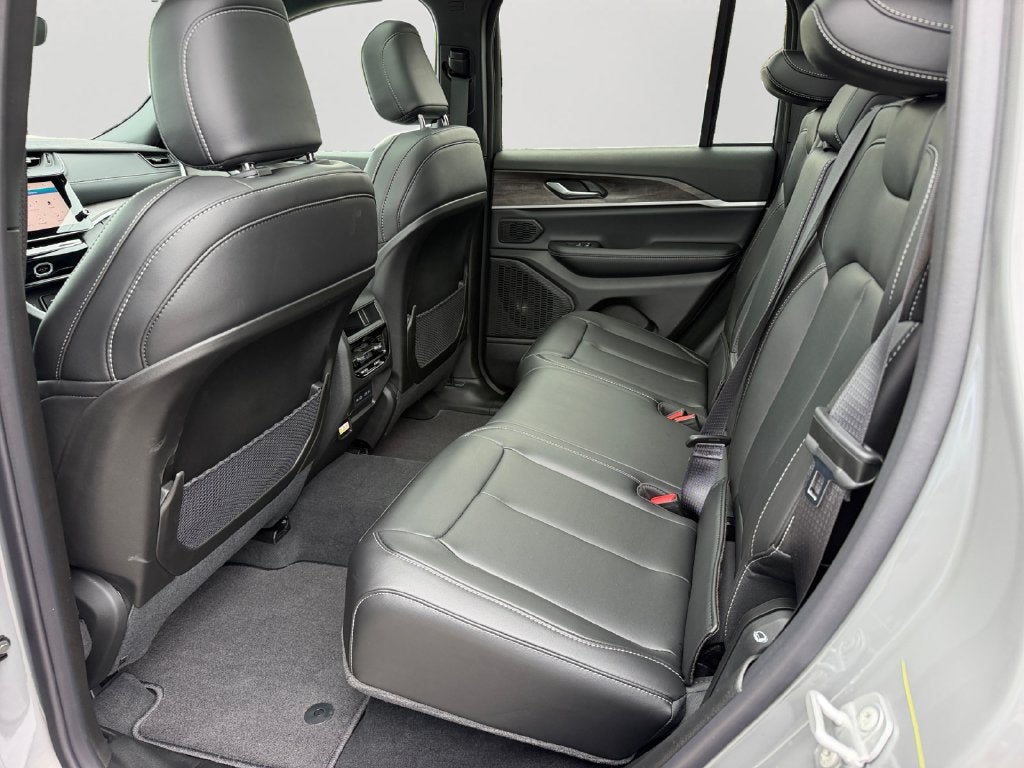 2027 Jeep Grand Cherokee Limited Reserve