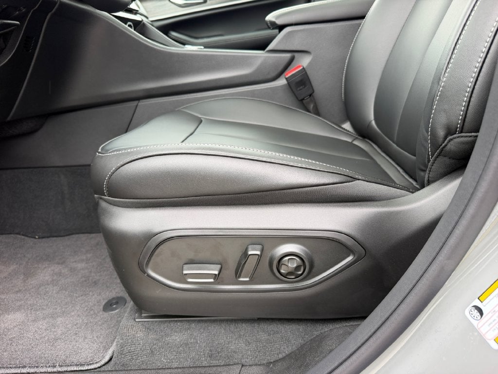 2027 Jeep Grand Cherokee Limited Reserve