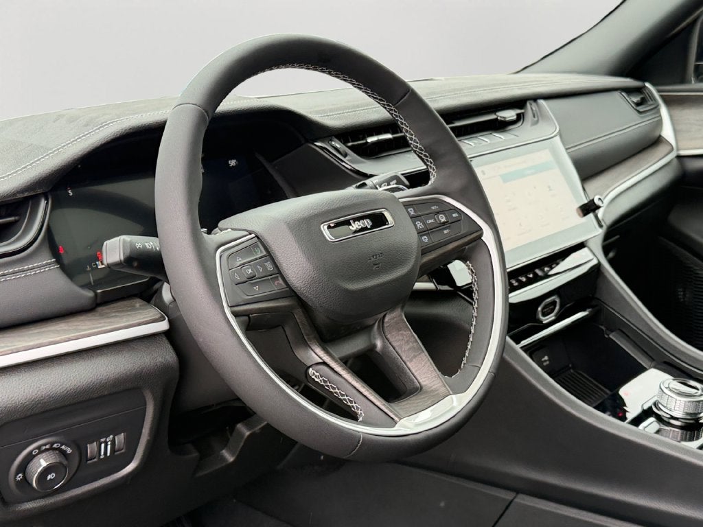 2027 Jeep Grand Cherokee Limited Reserve