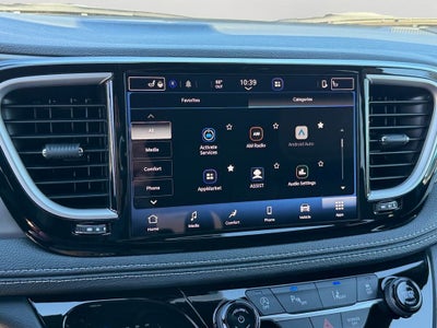 2027 Chrysler Pacifica Select