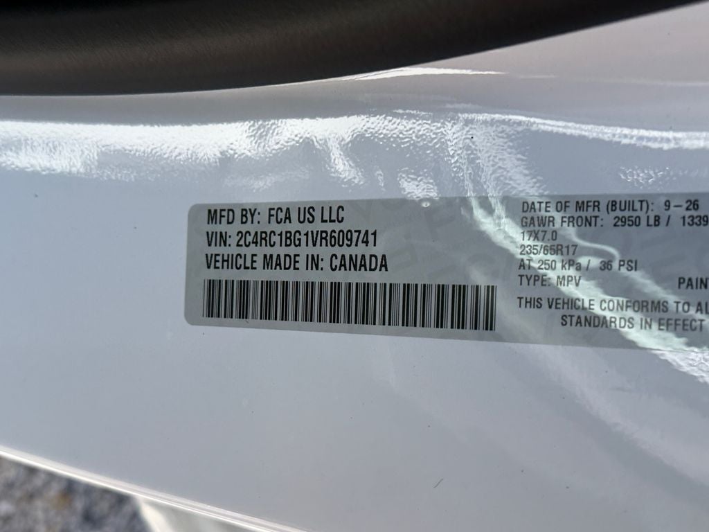 2027 Chrysler Pacifica Select