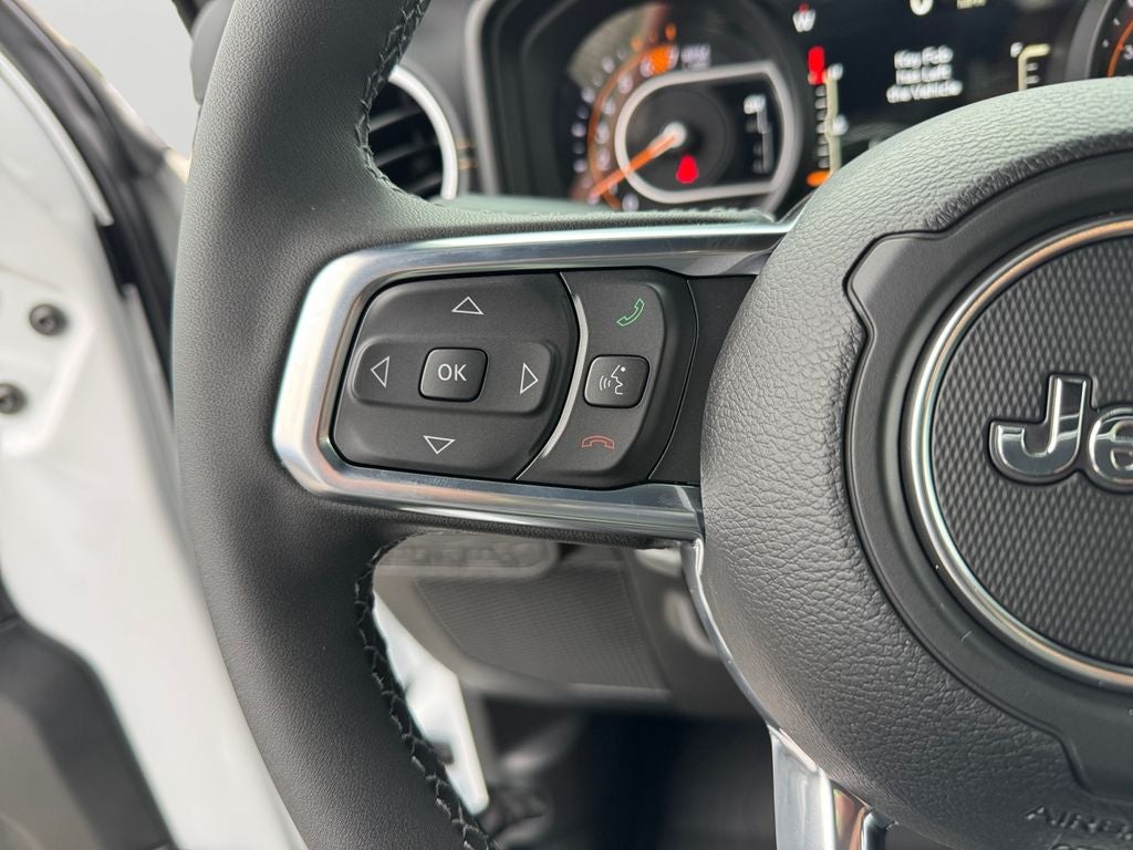 2026 Jeep Wrangler Sahara Sky One-Touch Power Top