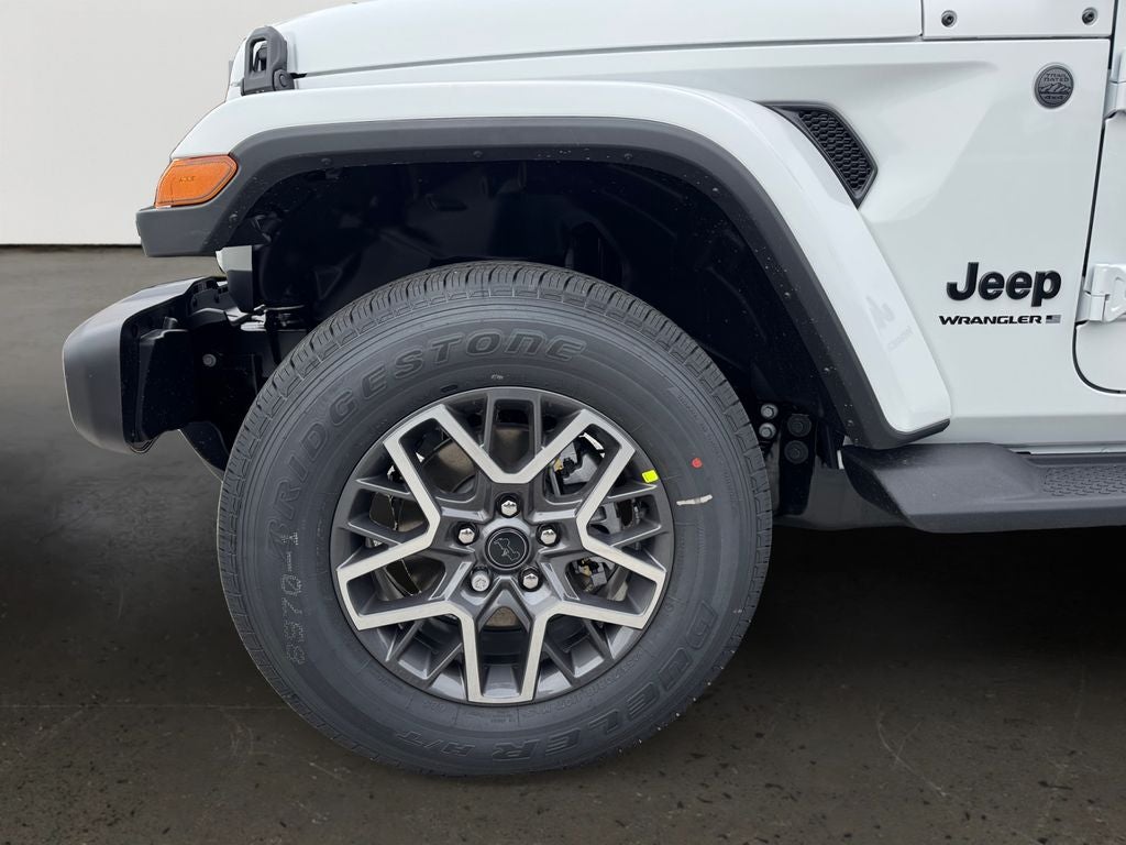 2026 Jeep Wrangler Sahara Sky One-Touch Power Top