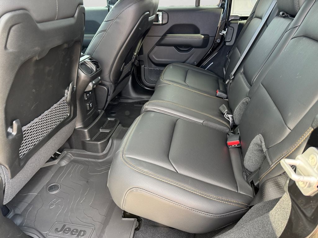 2026 Jeep Wrangler Sahara Sky One-Touch Power Top