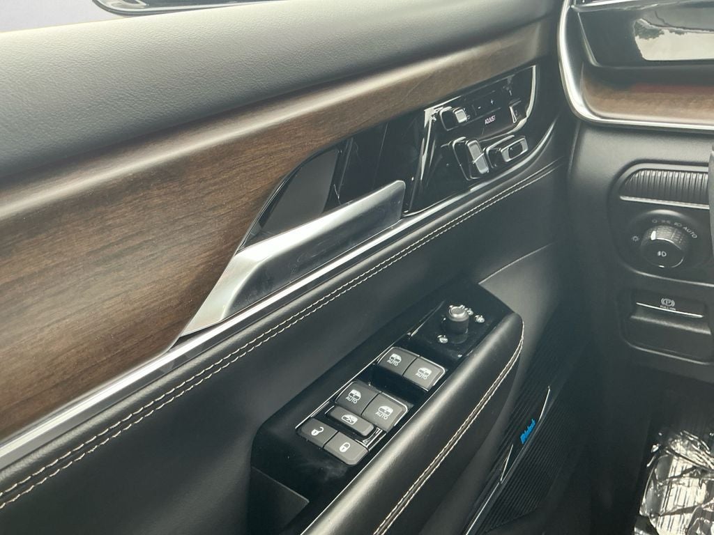 2023 Jeep Grand Wagoneer L Series II