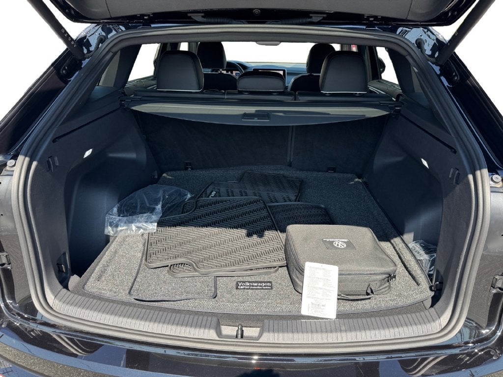 2025 Volkswagen Atlas Cross Sport 2.0T SEL Premium R-Line