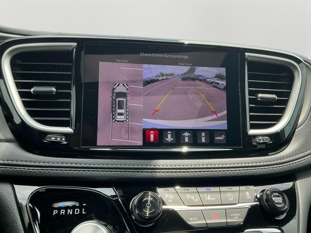 2025 Chrysler Pacifica Select