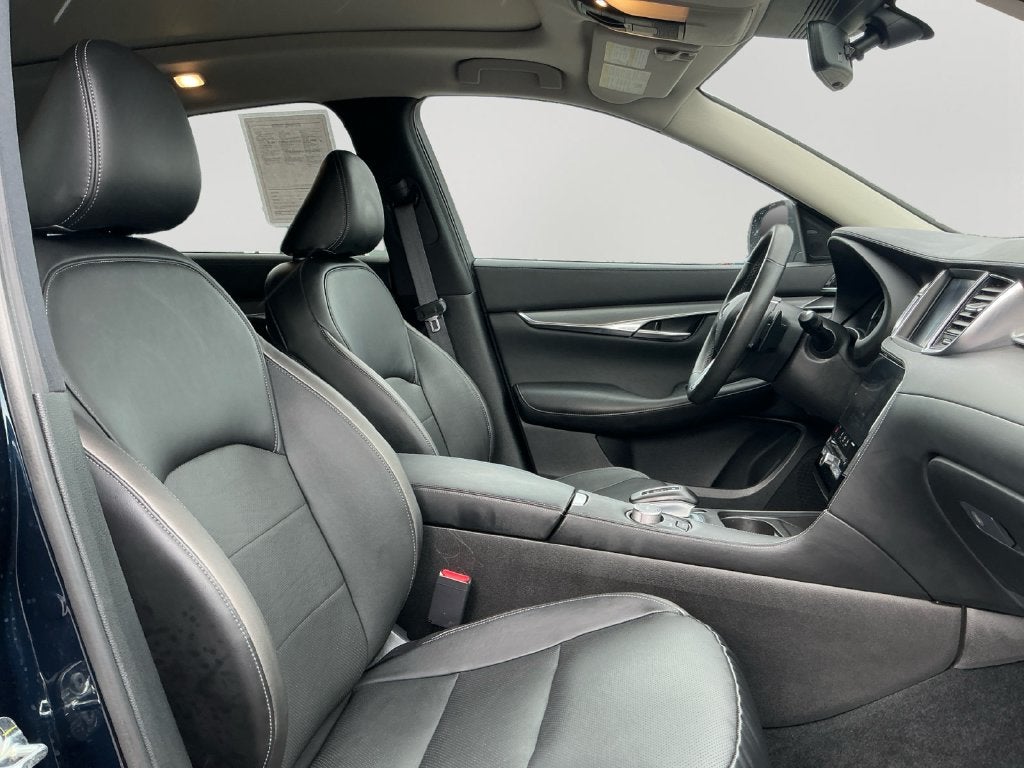 2023 INFINITI QX50 LUXE