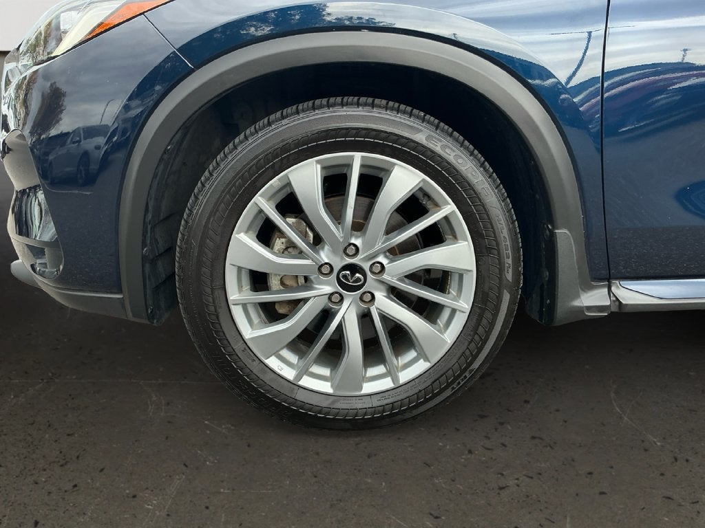 2023 INFINITI QX50 LUXE