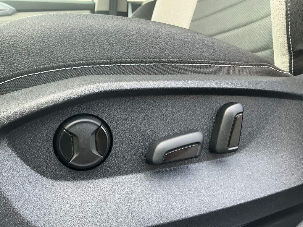 2025 Volkswagen Taos 1.5T SEL