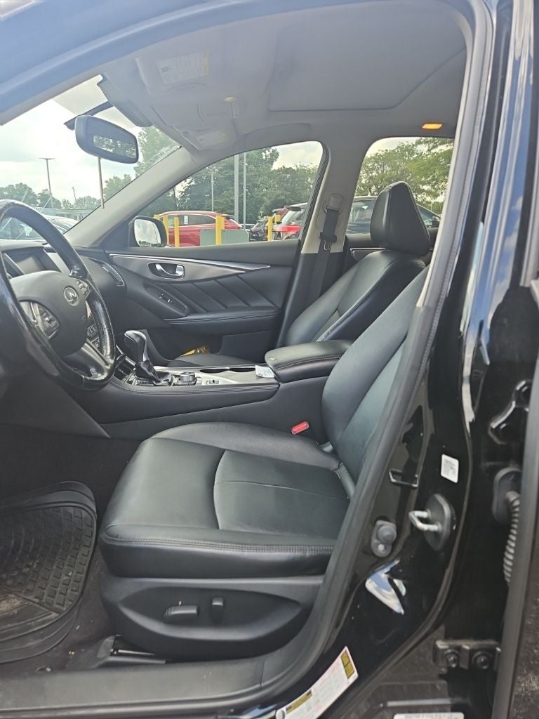 2015 INFINITI Q50 Premium