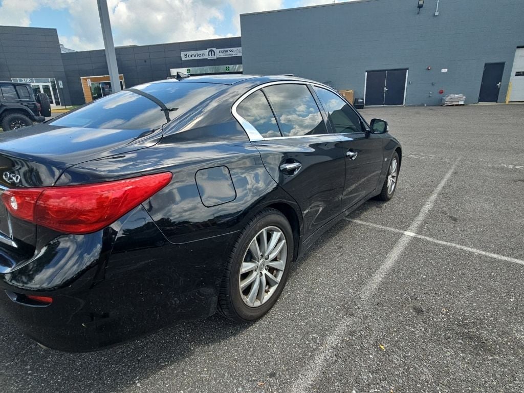 2015 INFINITI Q50 Premium